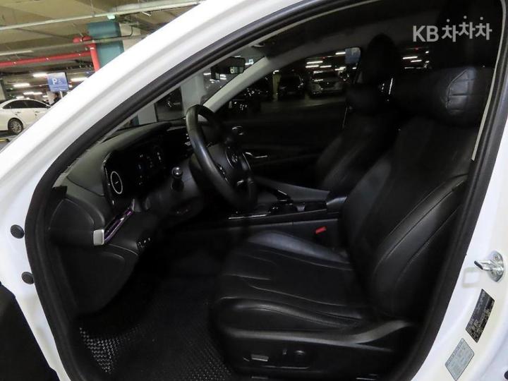 Hyundai Avante CN7 1.6 Gasoline Modern 7