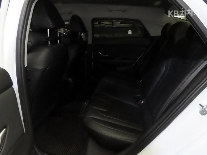 Hyundai Avante CN7 1.6 Gasoline Modern 8
