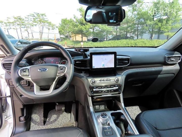 Ford Explorer Gasoline Turbo 2.3 AWD Limited 8