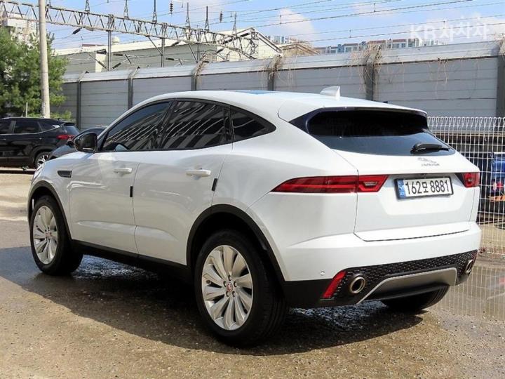 Jaguar E-PACE P250 S 4