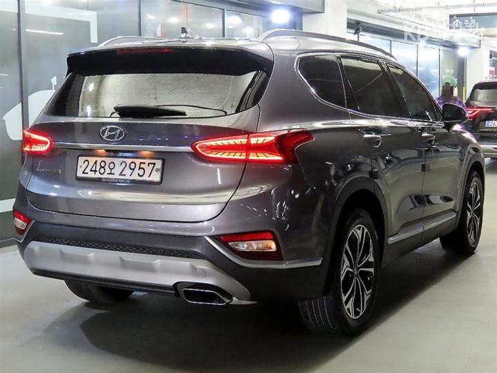 Hyundai Santa Fe TM Gasoline 2.0T 2WD Prestige 5