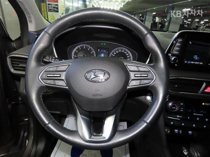 Hyundai Santa Fe TM Gasoline 2.0T 2WD Prestige 9