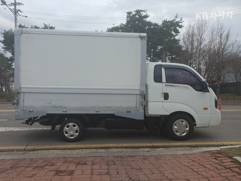 2014 - kia bongo iii