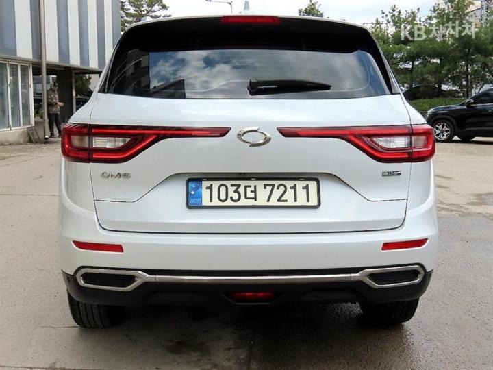 Renault QM6 2.0 2WD RE Signature 5