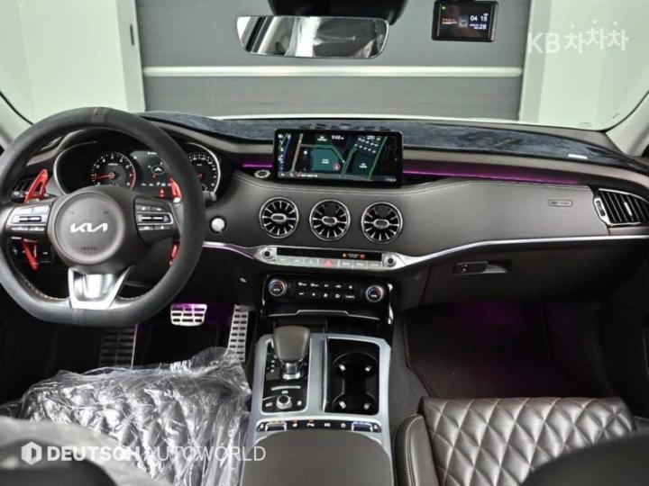 Kia Stinger Meister 2.5 Gasoline Turbo 4WD Masters 8