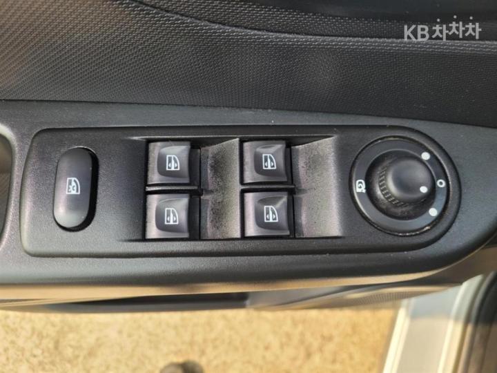 Renault QM3 RE Signature 10