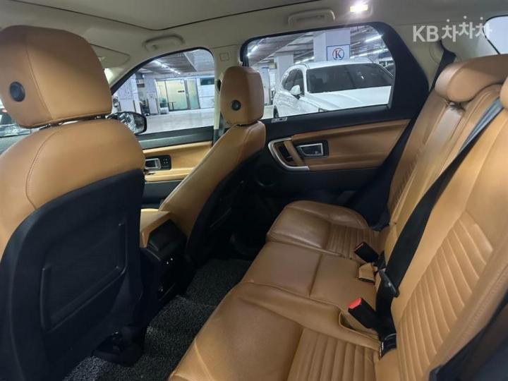 Land Rover Discovery Sport D180 S 8