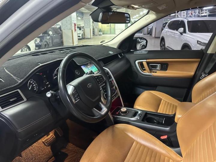 Land Rover Discovery Sport D180 S 10