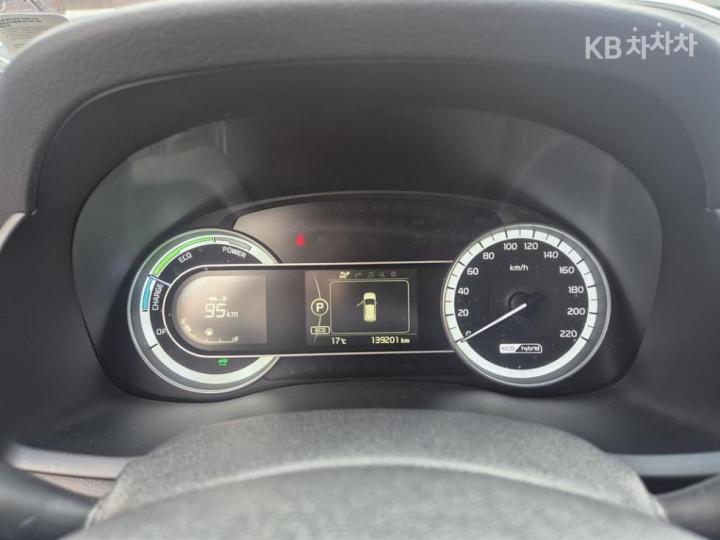 Kia Niro 1.6 Prestige 6