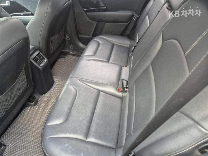 Kia Niro 1.6 Prestige 8