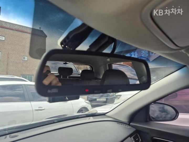 Kia Niro 1.6 Prestige 9