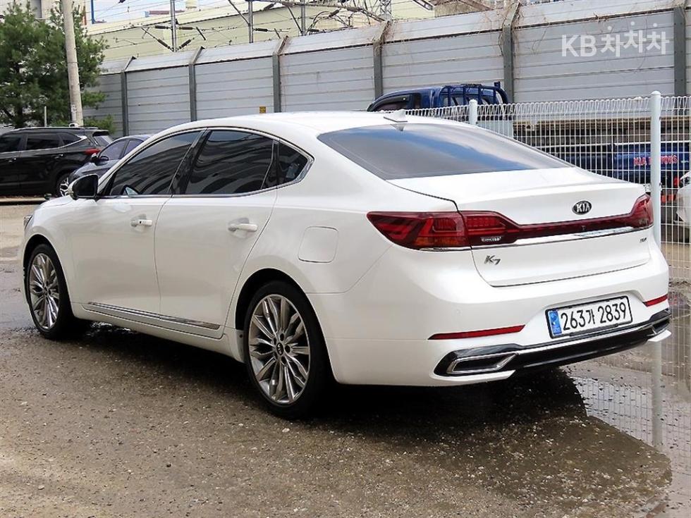 2021 - kia k7