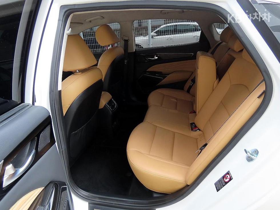 2021 - kia k7
