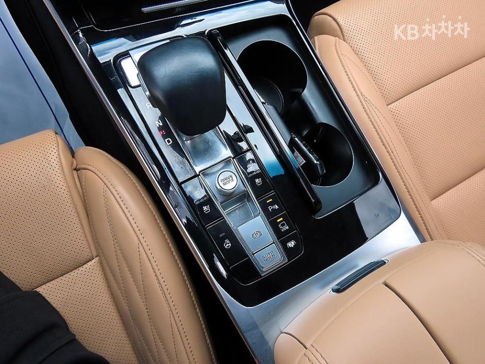 2021 - kia k7