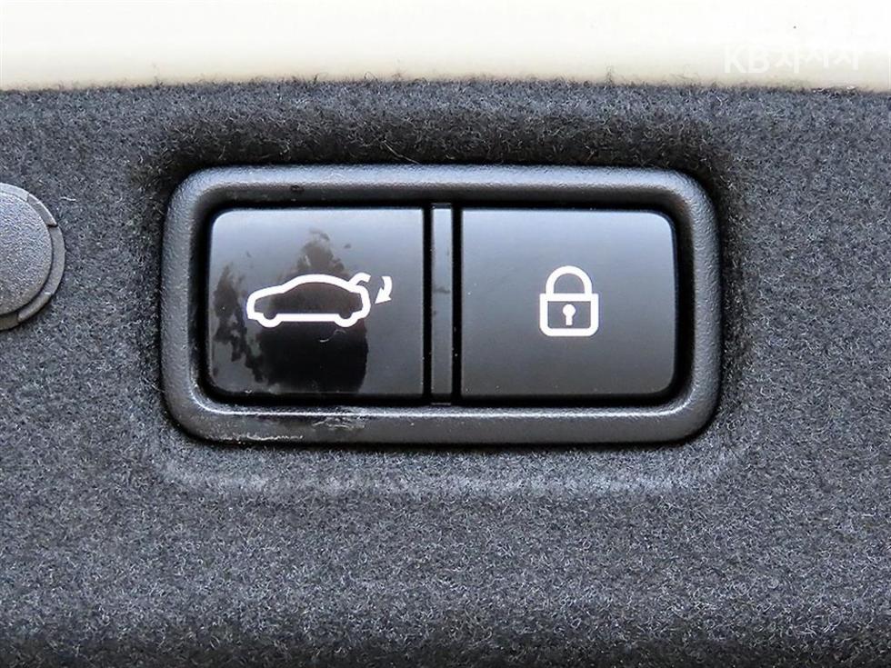 2021 - kia k7
