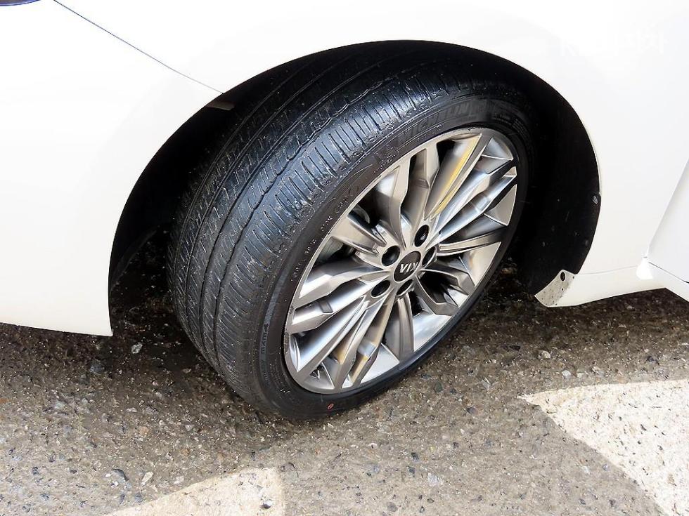 2021 - kia k7