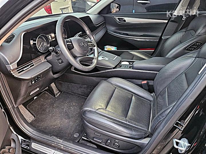 Hyundai Grandeur Hybrid 2.4 Exclusive 8