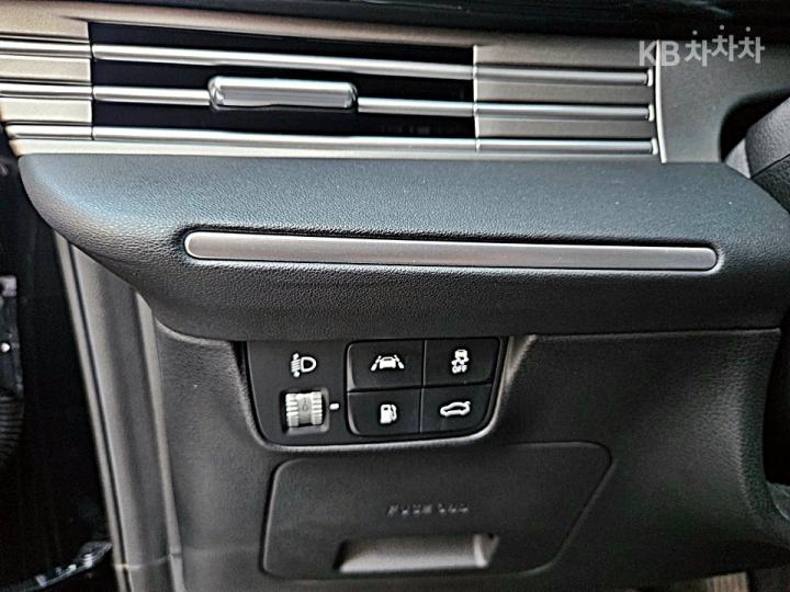 Hyundai Grandeur Hybrid 2.4 Exclusive 9