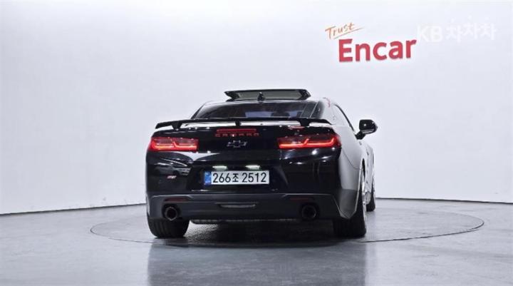 Chevrolet Camaro SS 6.2 V8 5