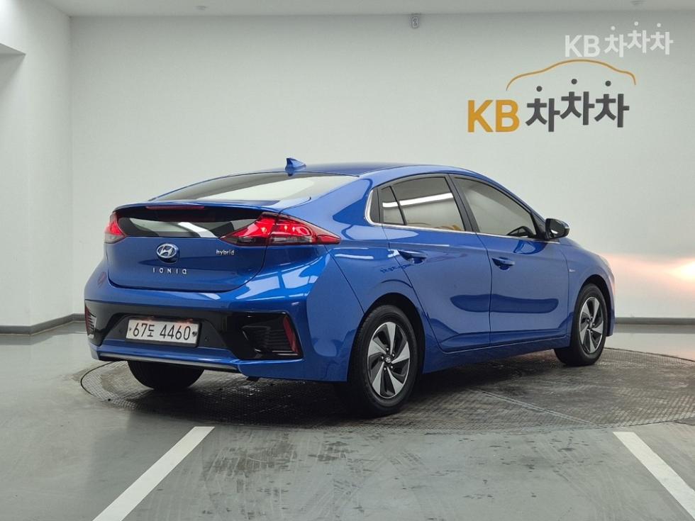 2017 - hyundai ioniq