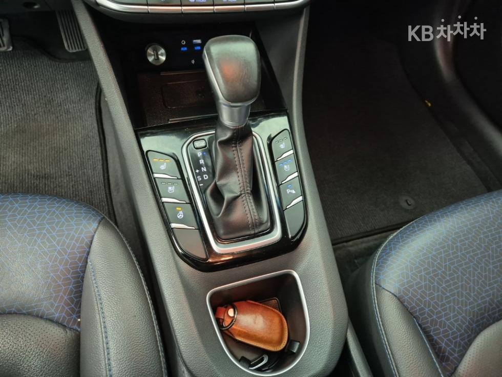 2017 - hyundai ioniq