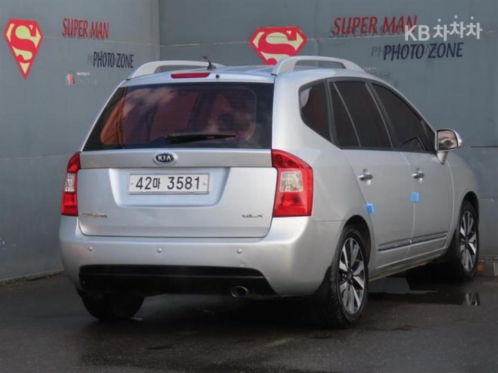 Kia Carens New 2.0 LPI GLX Top Model 4