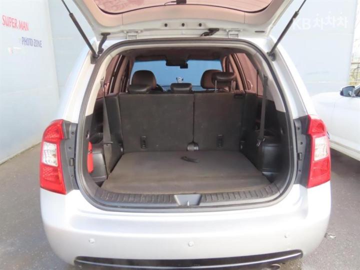 Kia Carens New 2.0 LPI GLX Top Model 6