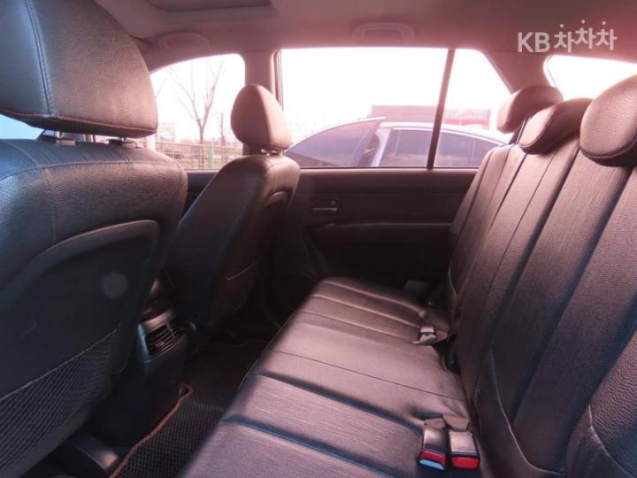 Kia Carens New 2.0 LPI GLX Top Model 8