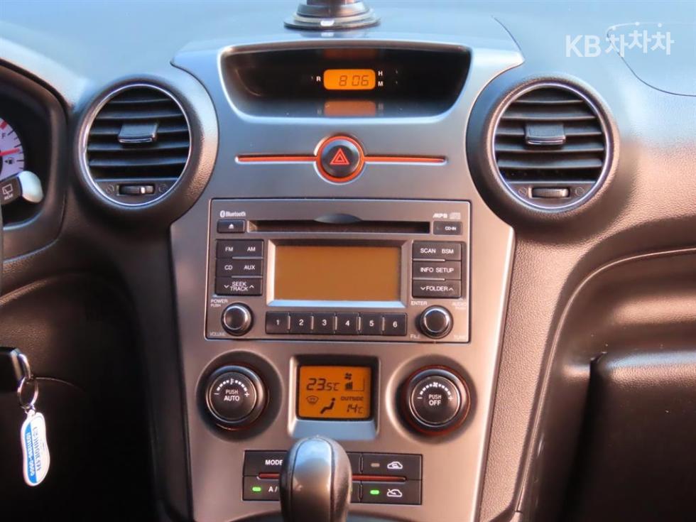 Kia Carens — miniaturë 10