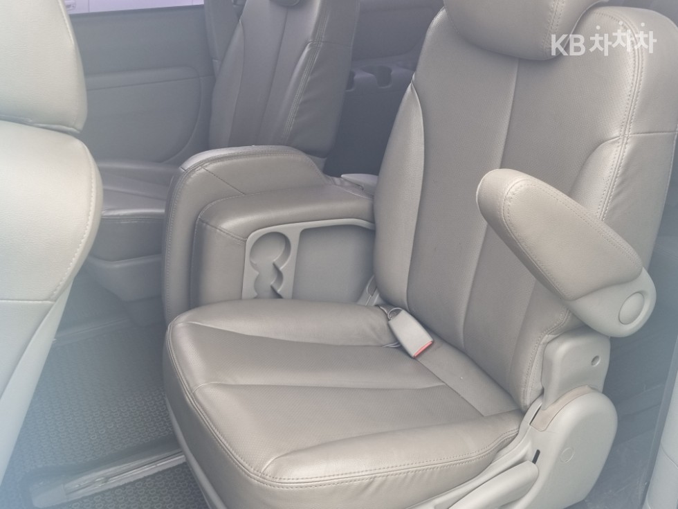 2008 - kia grand carnival