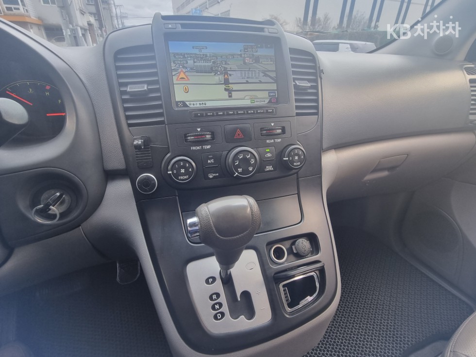 2008 - kia grand carnival