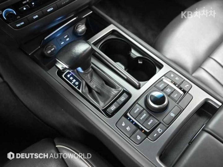 Hyundai Genesis DH G330 Premium AWD 10