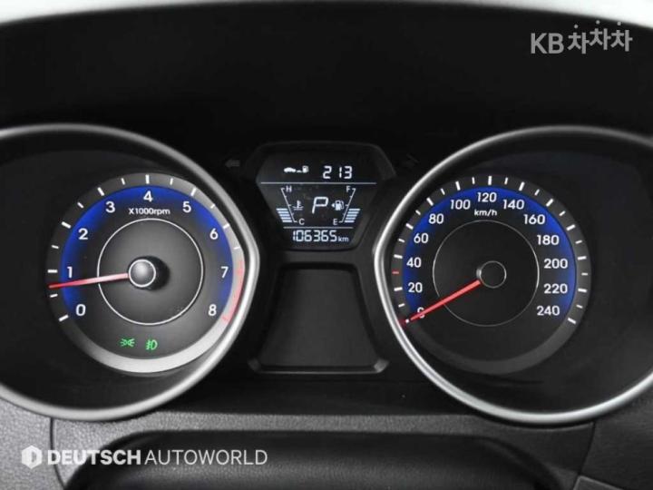 Hyundai Avante 1.6 GDi Smart Base Type 9
