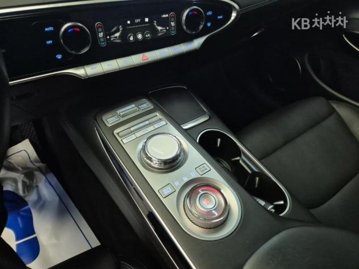 Genesis GV70 Diesel 2.2 2WD 9