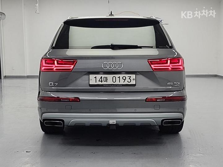 Audi Q7 New 3.0 45 TDI Quattro Sport 4