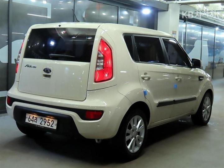 Kia Soul 1.6 GDI Luxury Base Type 5