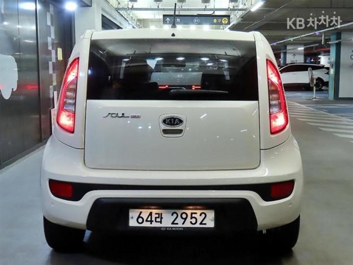 Kia Soul 1.6 GDI Luxury Base Type 6