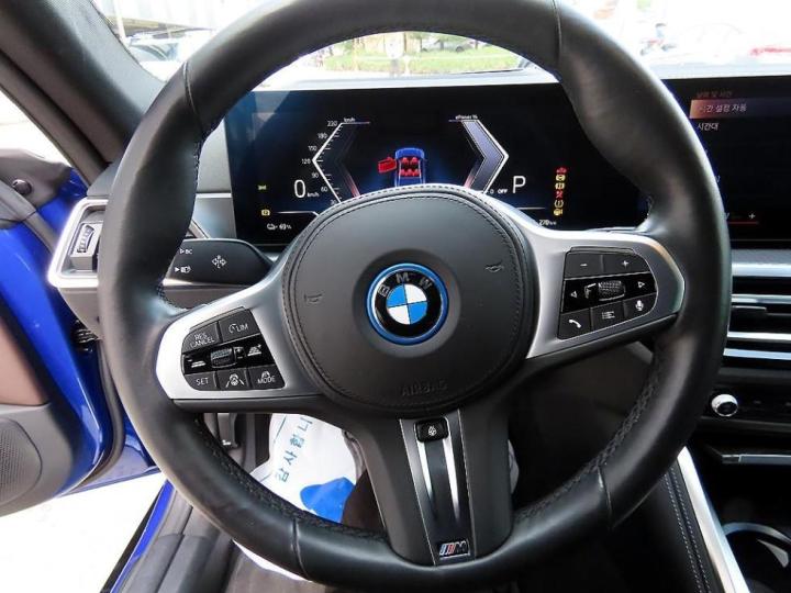 BMW i4 eDrive40 M Sport Pro 9