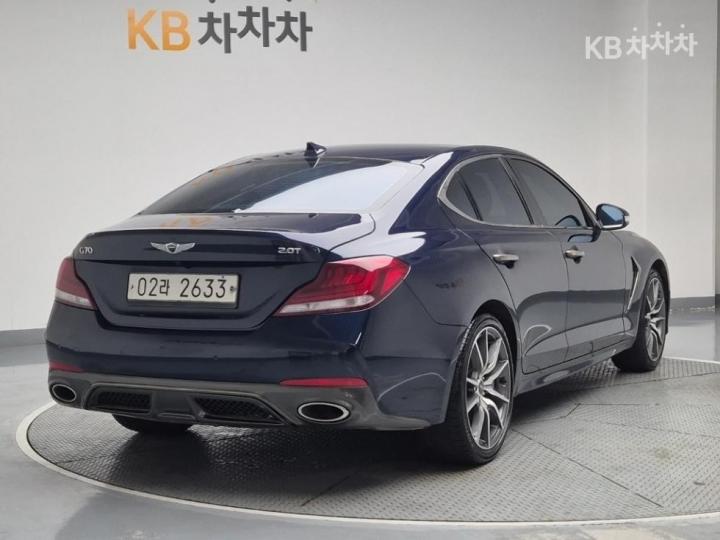 Genesis G70 2.0T Sport Package 4