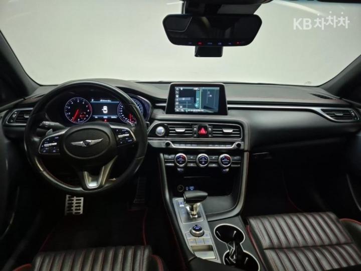 Genesis G70 2.0T Sport Package 8