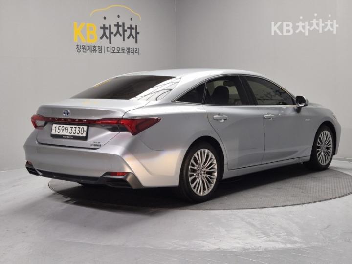 Toyota Avalon 2.5 Hybrid 4