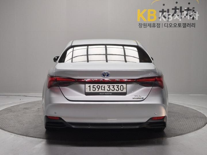 Toyota Avalon 2.5 Hybrid 5