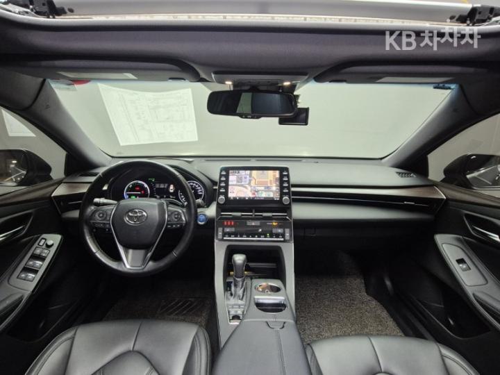 Toyota Avalon 2.5 Hybrid 7