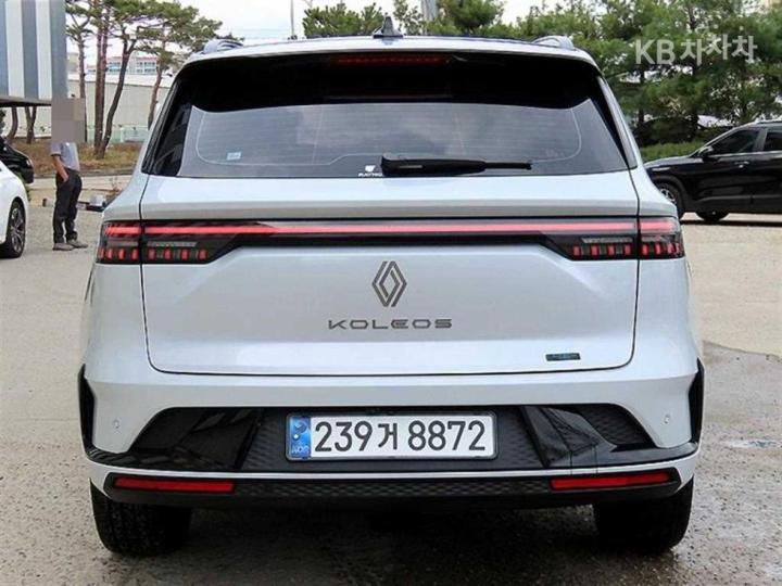 Renault Koleos E-Tech Hybrid Iconic 5