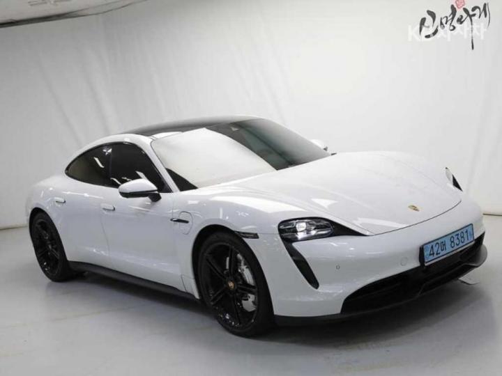 Porsche Taycan 4S 4