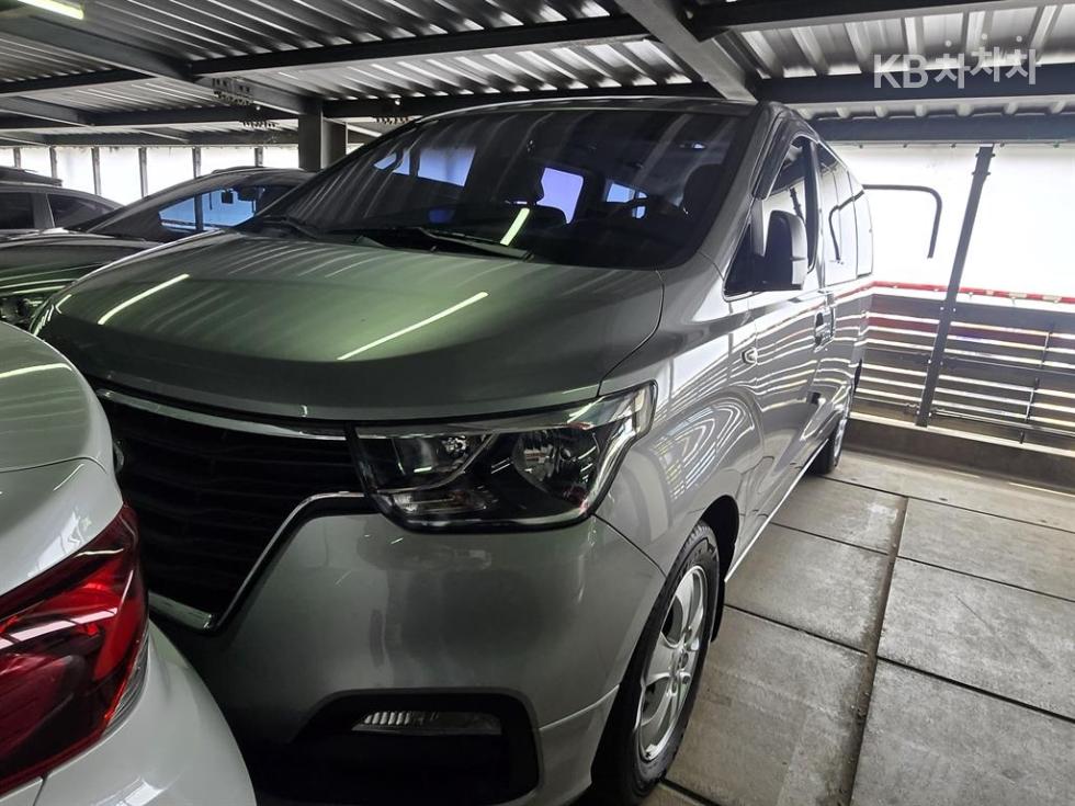 Hyundai Grand Starex