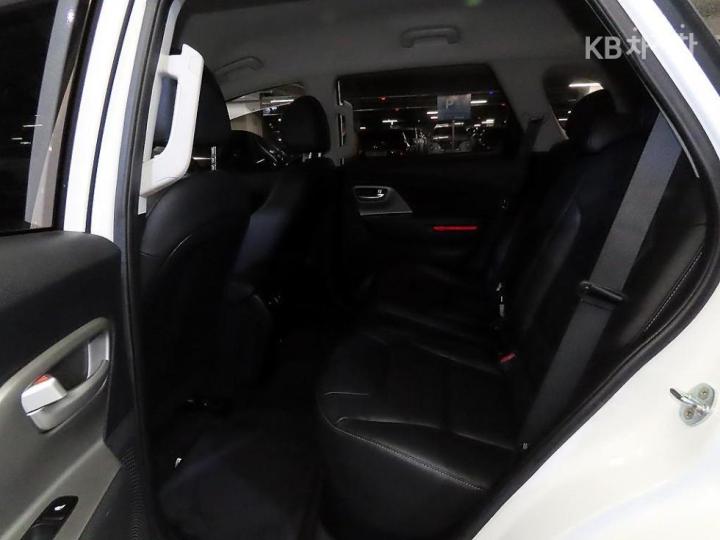 Kia Niro Plus EV Air 8