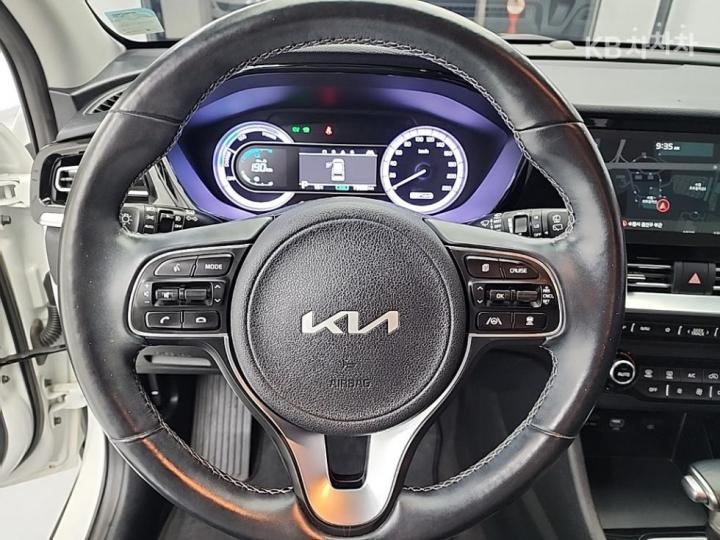 Kia Niro 1.6 HEV Prestige 10