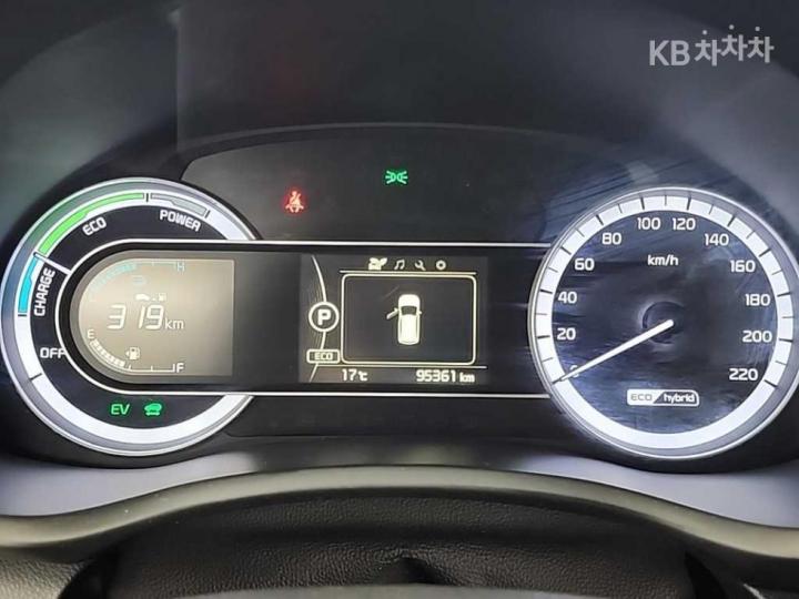 Kia Niro 1.6 Prestige 7