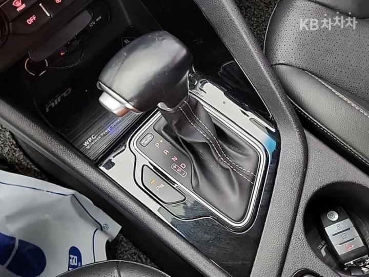 Kia Niro 1.6 Prestige 9